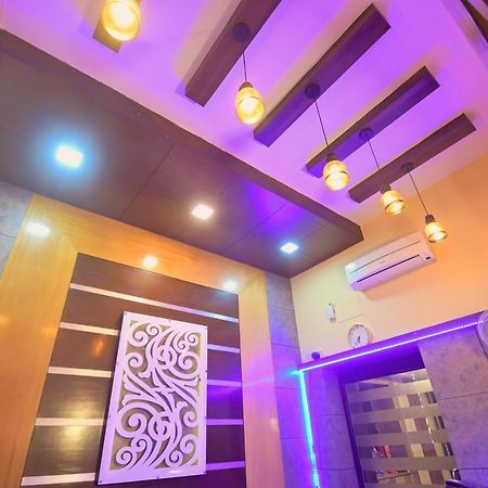 Hotel Jingle Inn コルカタ エクステリア 写真