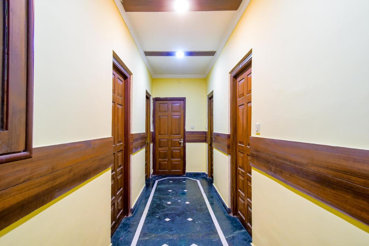 Hotel Jingle Inn コルカタ エクステリア 写真