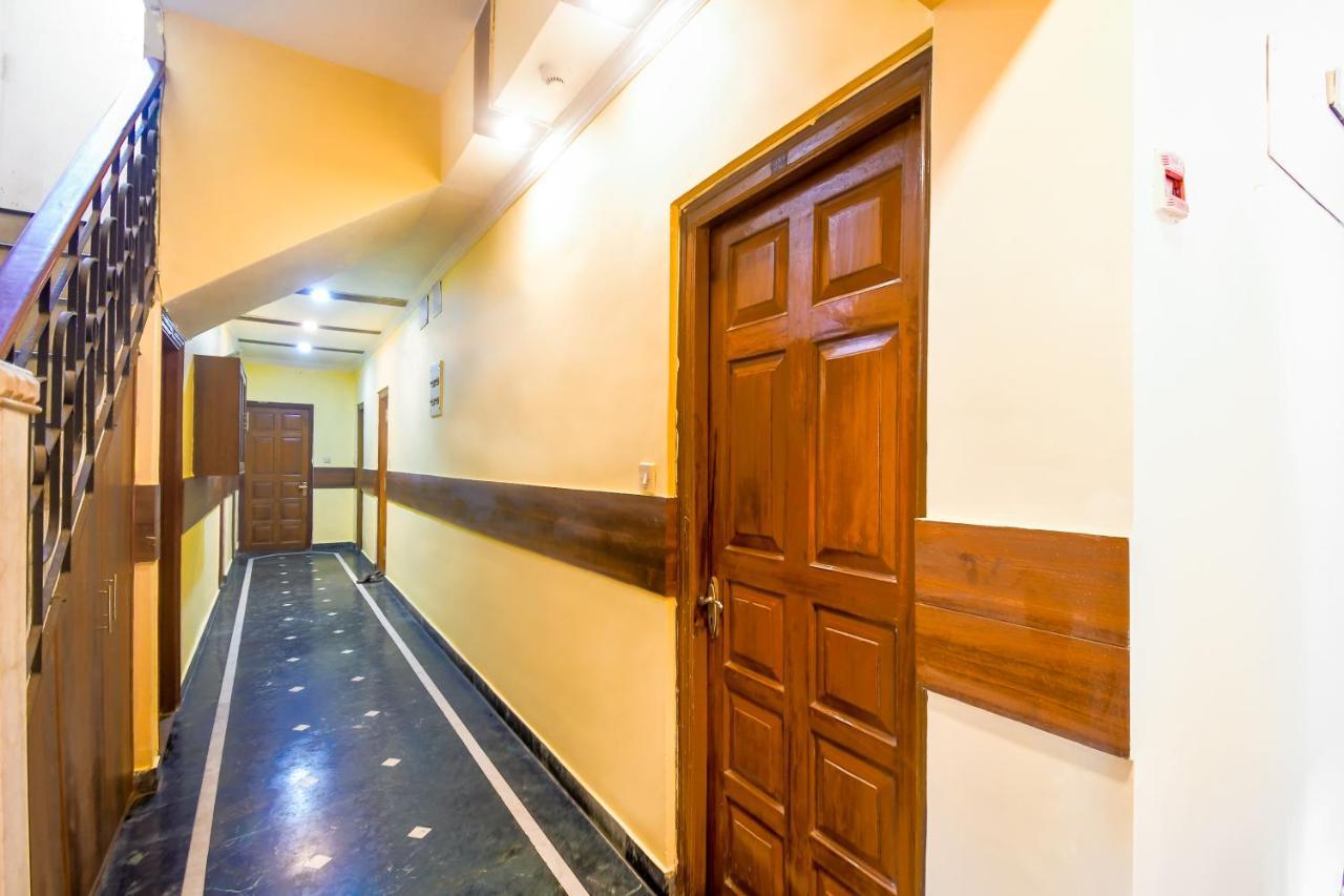 Hotel Jingle Inn コルカタ エクステリア 写真