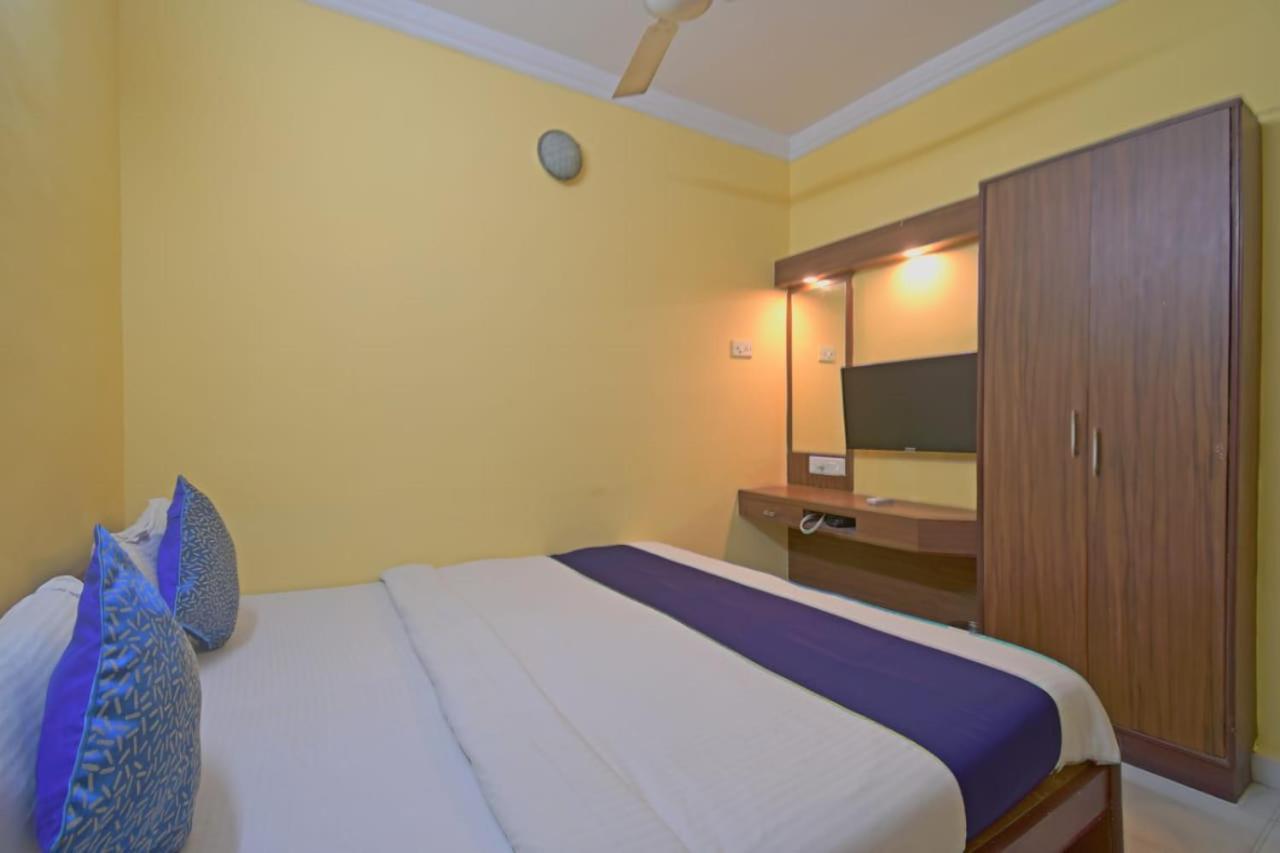 Hotel Jingle Inn コルカタ エクステリア 写真